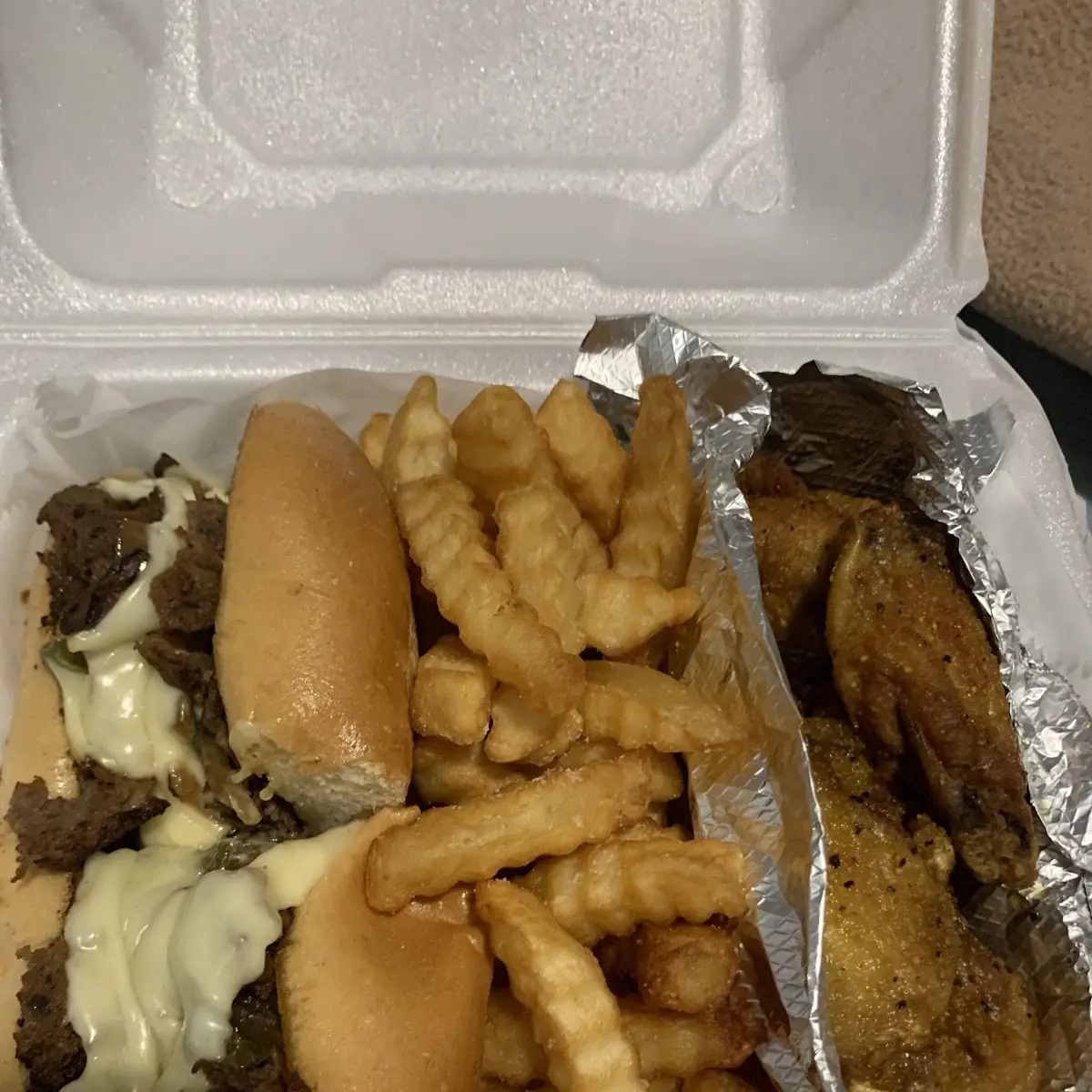 Philly Cheesesteak 5pc Lemon Pepper Wings w Fries