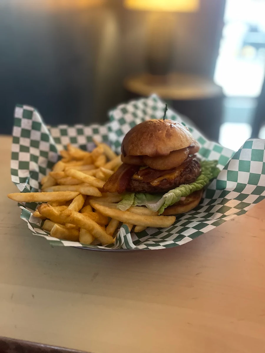 Highlights, Wild West Tavern & Pizzeria