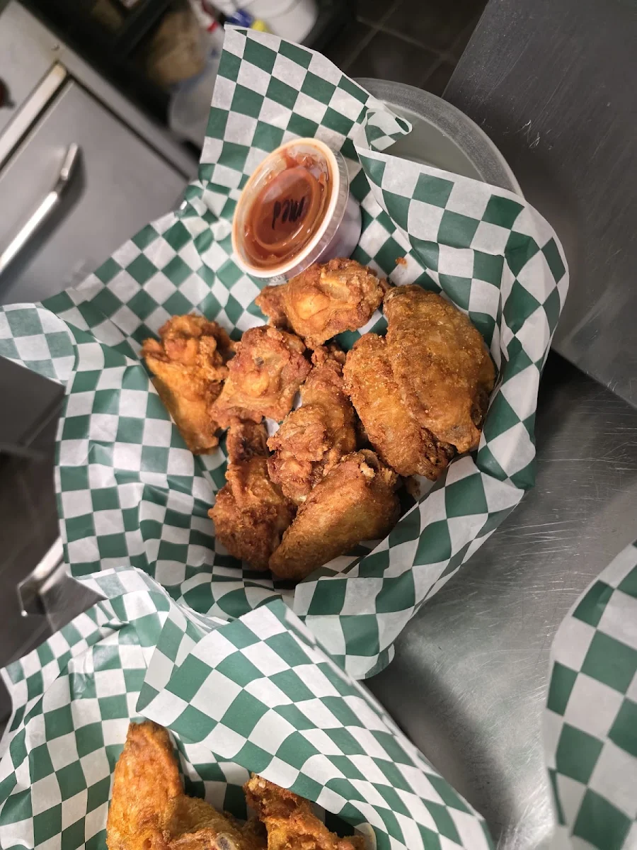 Highlights, Wild West Tavern & Pizzeria