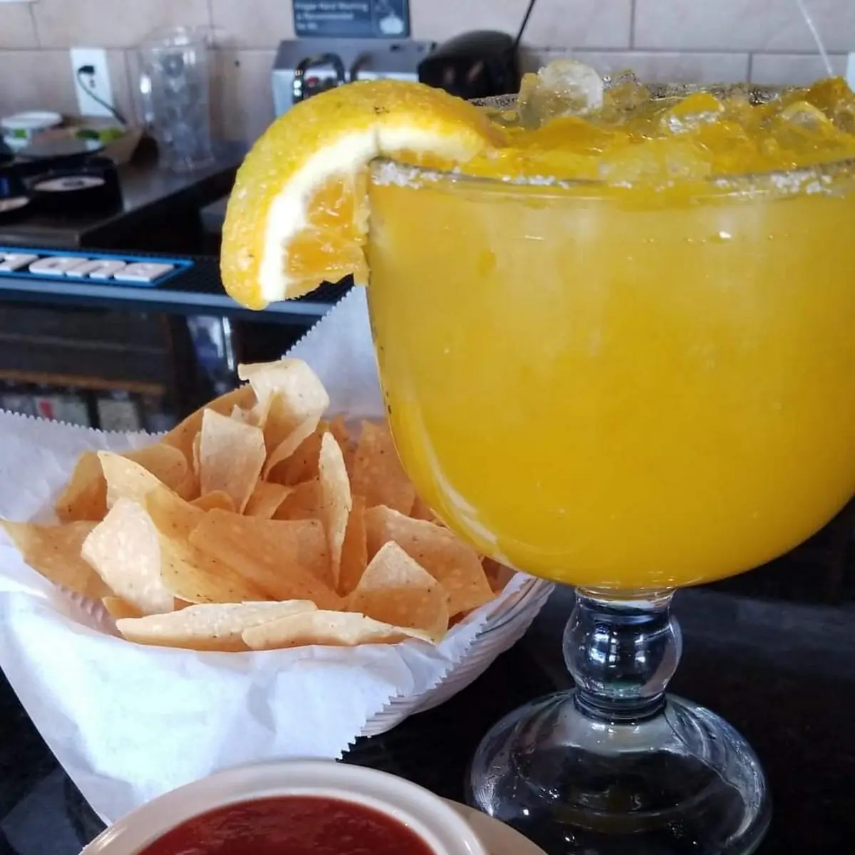 Cantina Chips & Salsa w Mango Margarita