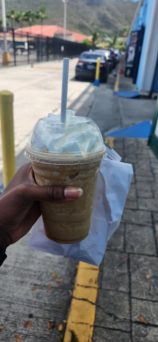 Vanilla Frozen Latte with Almond Milk