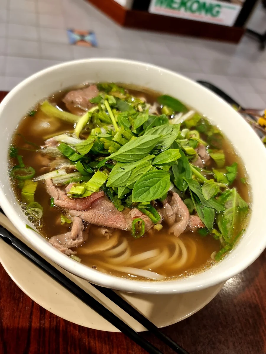 Sliced Beef Rice Noodle Soup (Phở Tái)