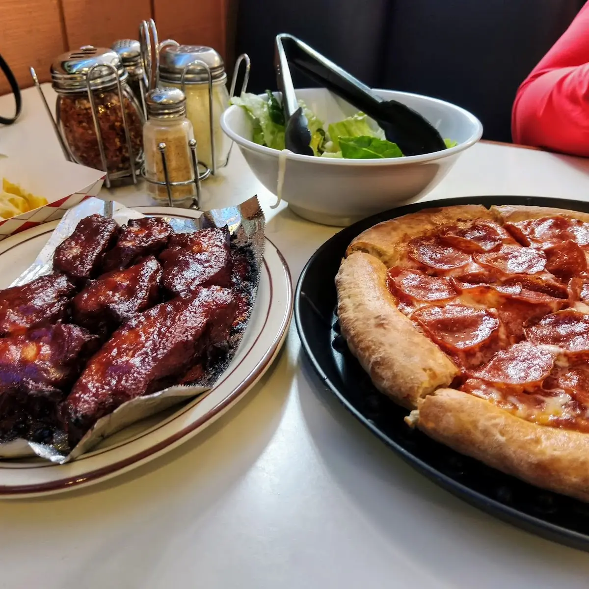 Small Pepperoni Pizza and Rib Tips