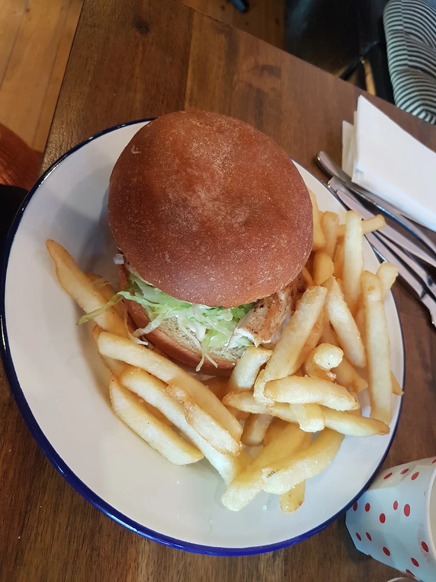 Chicken Burger N Chips, Link & Pin Woy Woy