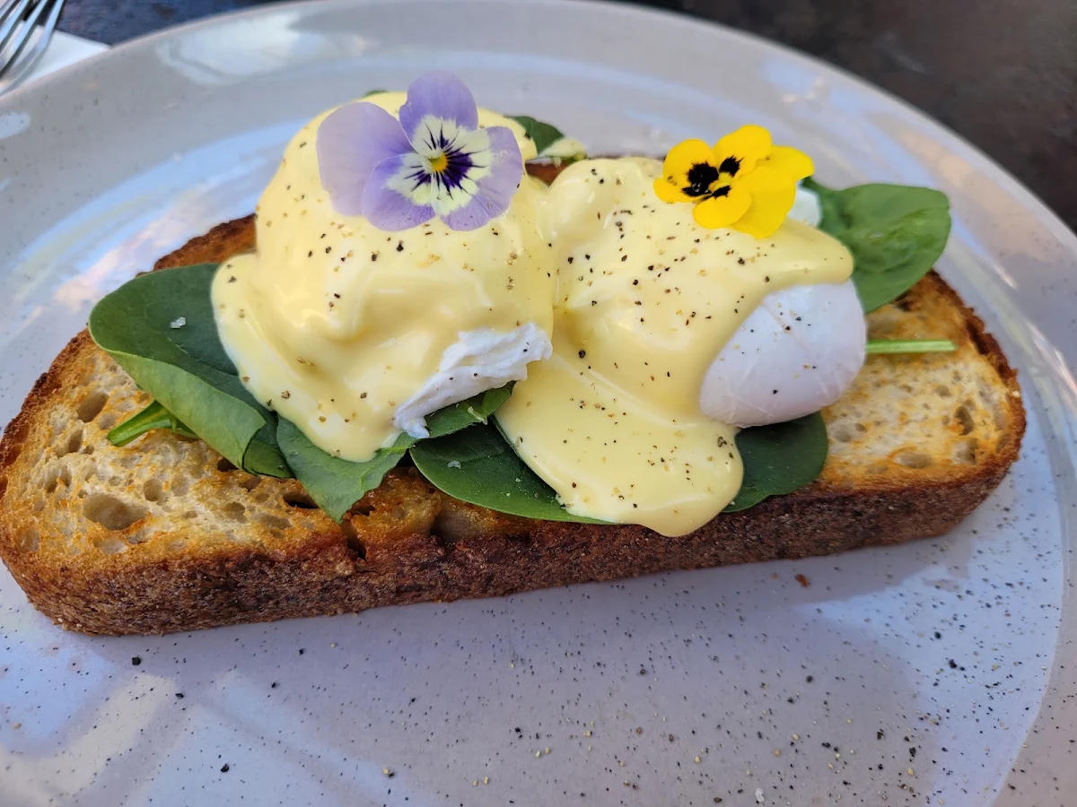 Eggs Benny, Link & Pin Woy Woy