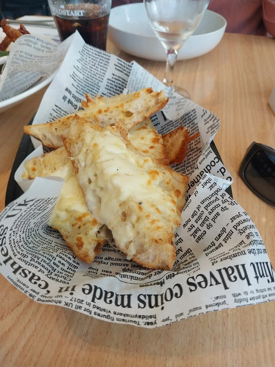 Cheesy Garlic Bread, Clifton Springs Golf Club Bistro