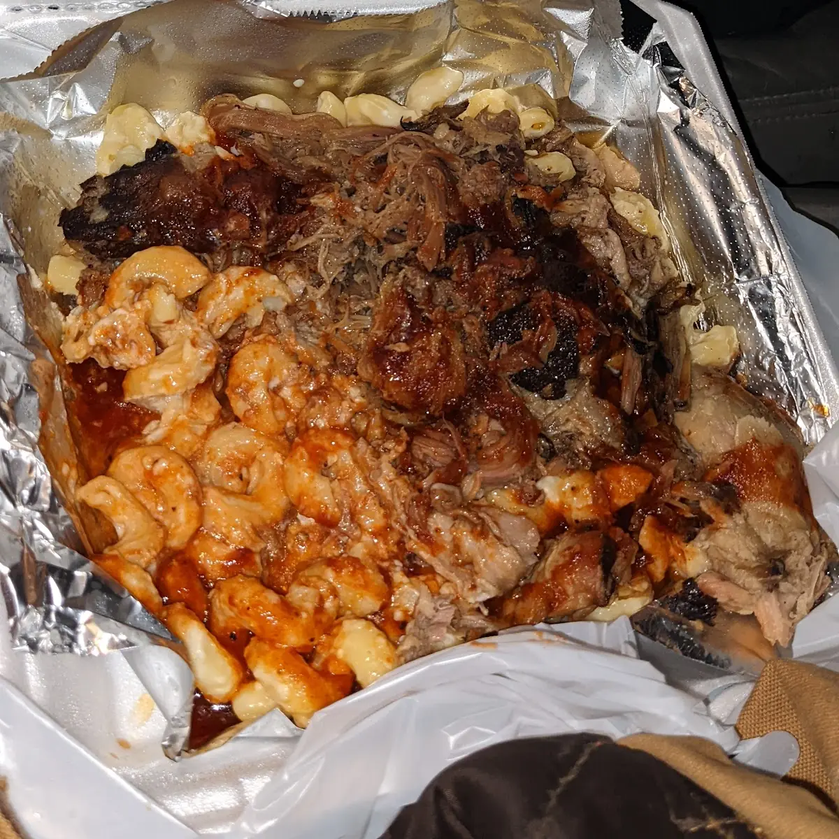 White Cheddar Mac and Cheese with Pulled Pork