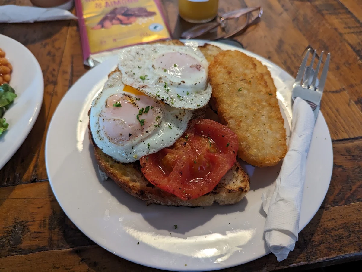 Eggs on Toast Hasbowns, The Double Shot Coffee Cafe