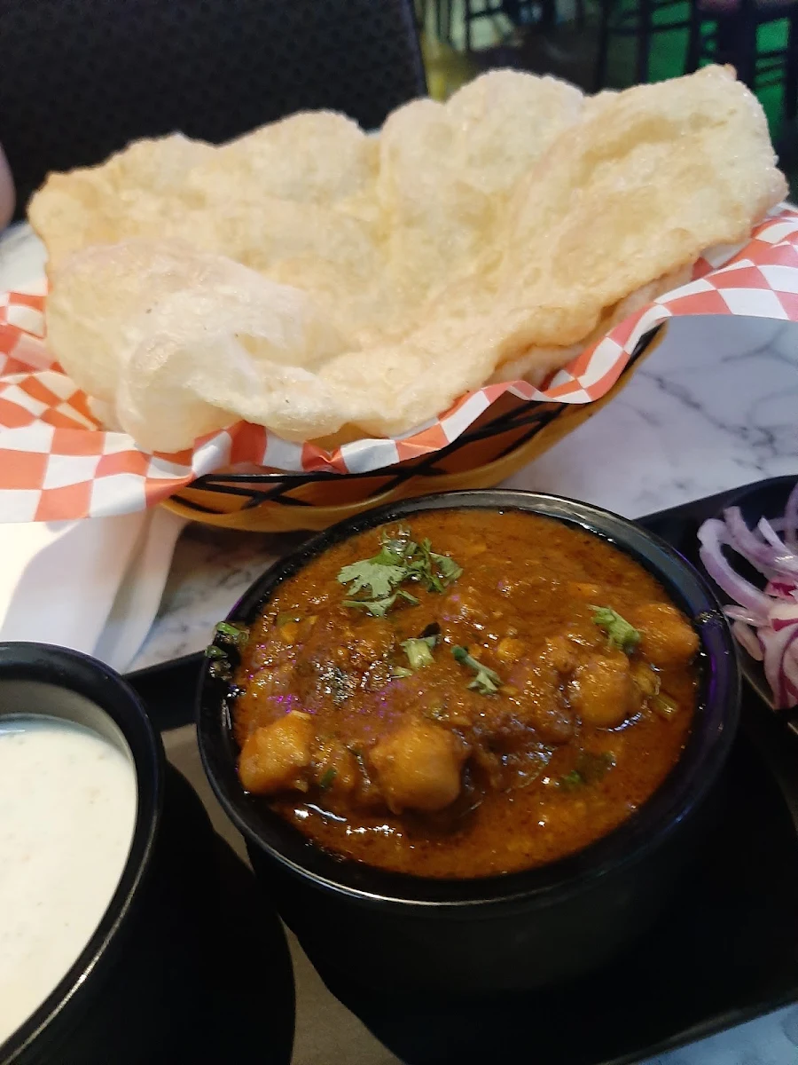 Chana Bhatura