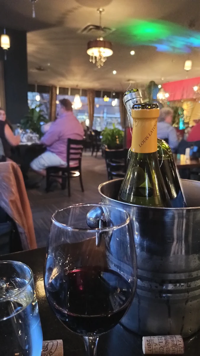 Apportez Votre Vin, Restaurant Lanterne
