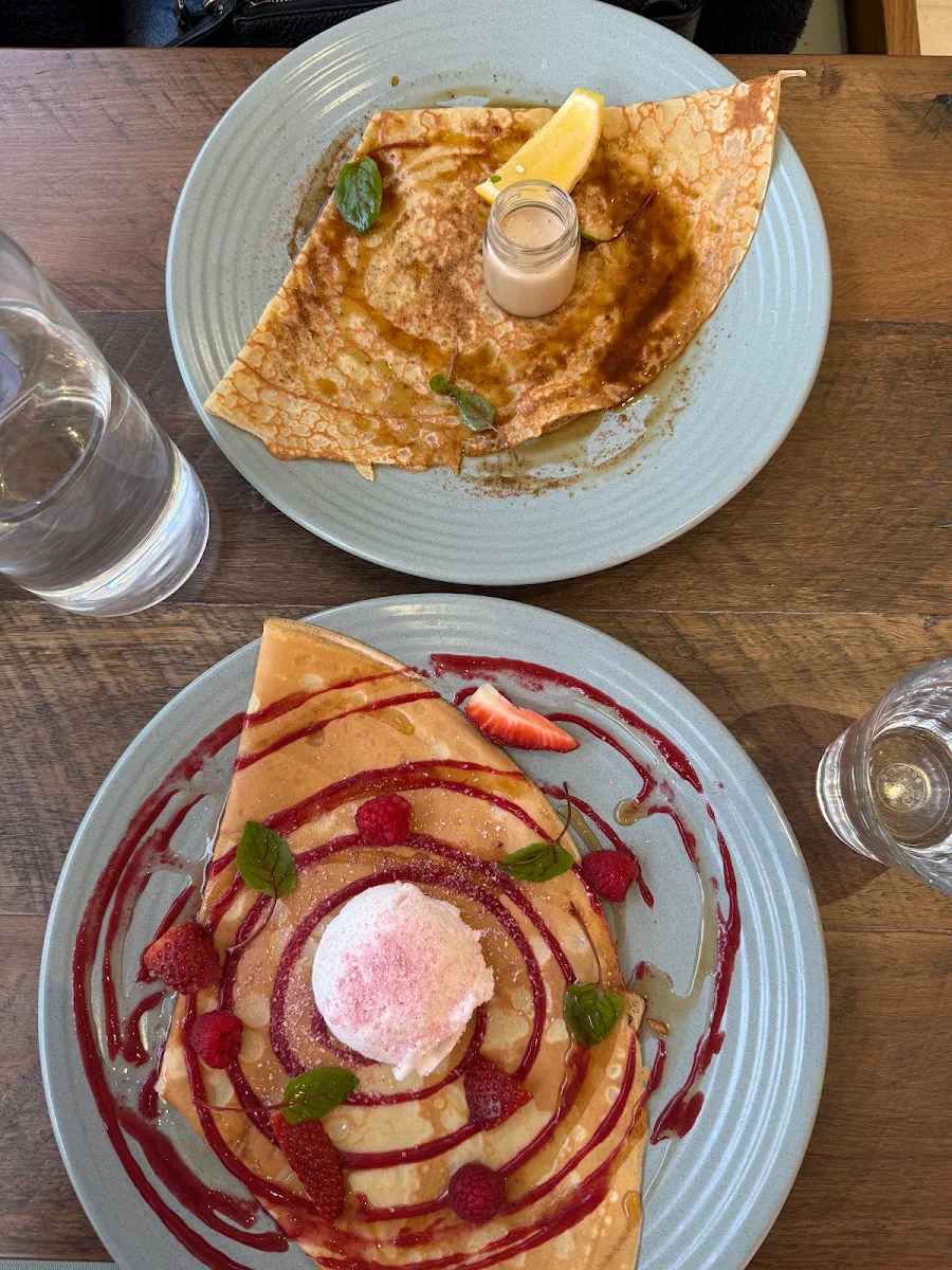 Highlights, Girdlers Café - Castle Towers