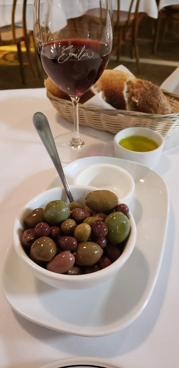 Olives, Trattoria Emilia