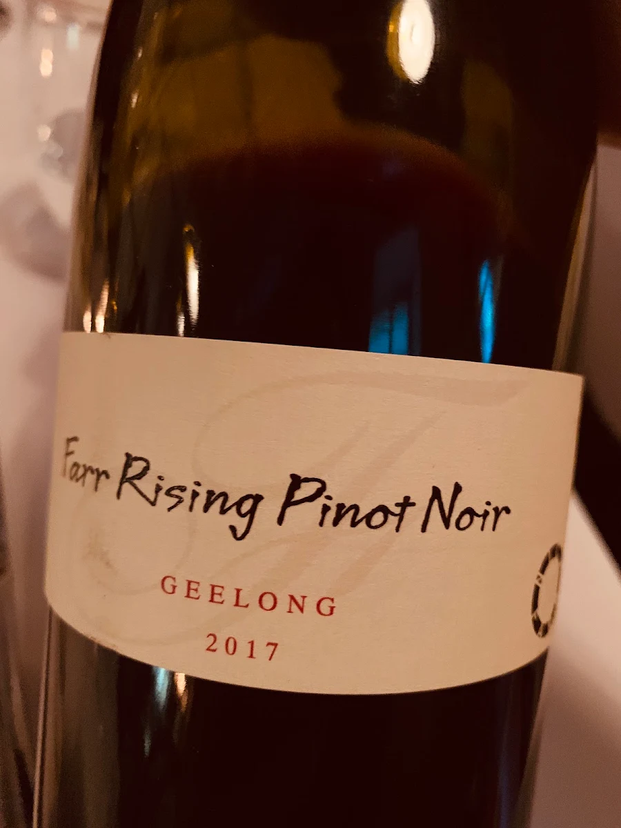 Pinot Noir, Trattoria Emilia