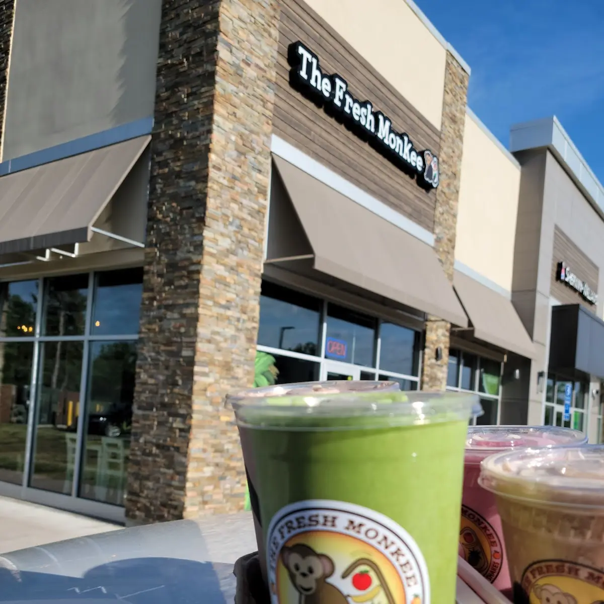 Ultimate Green Chunkee Monkee and Strawberry Shake