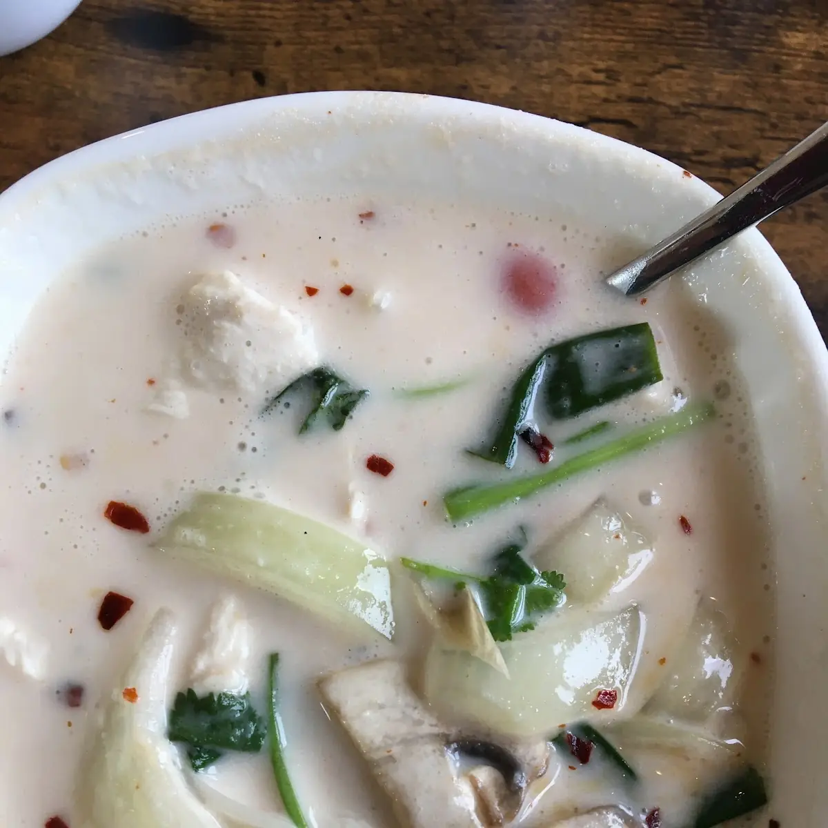 L Tom Kha