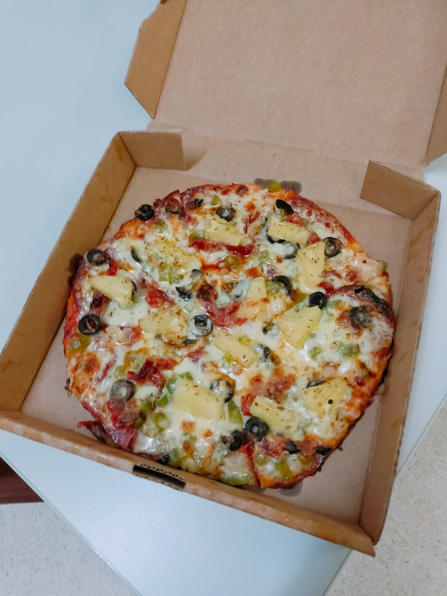 Burgers Curry Pizza, Little Star Indian restaurant