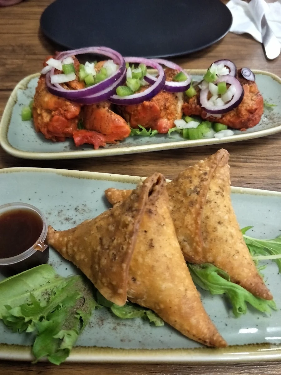 Samosa and Chicken Tikka, Little Star Indian restaurant