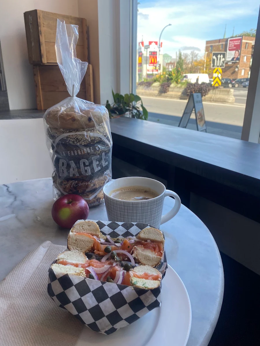 Bagel Saumon Fumé, La Fabrique de Bagel de Montréal (Petite Italie)