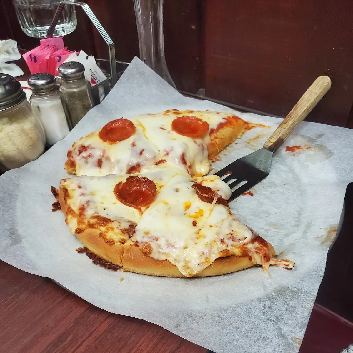 10 Pepperoni Pizza