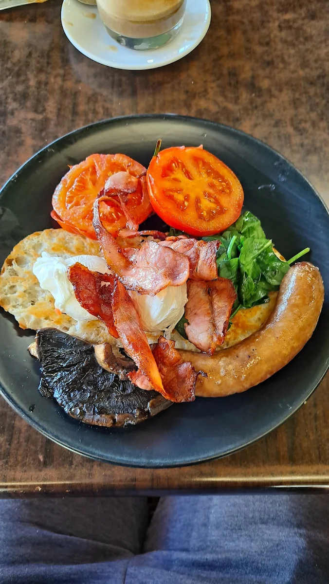 Highlights, Vines Cafe & Bar