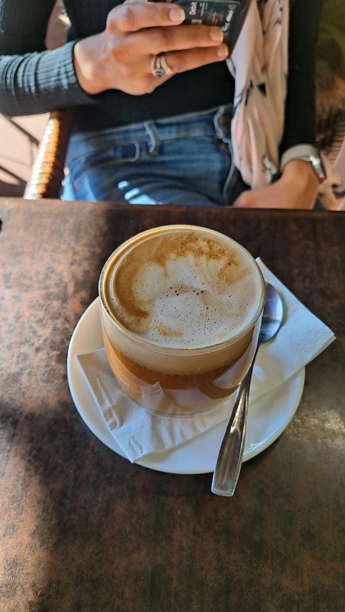 Highlights, Vines Cafe & Bar
