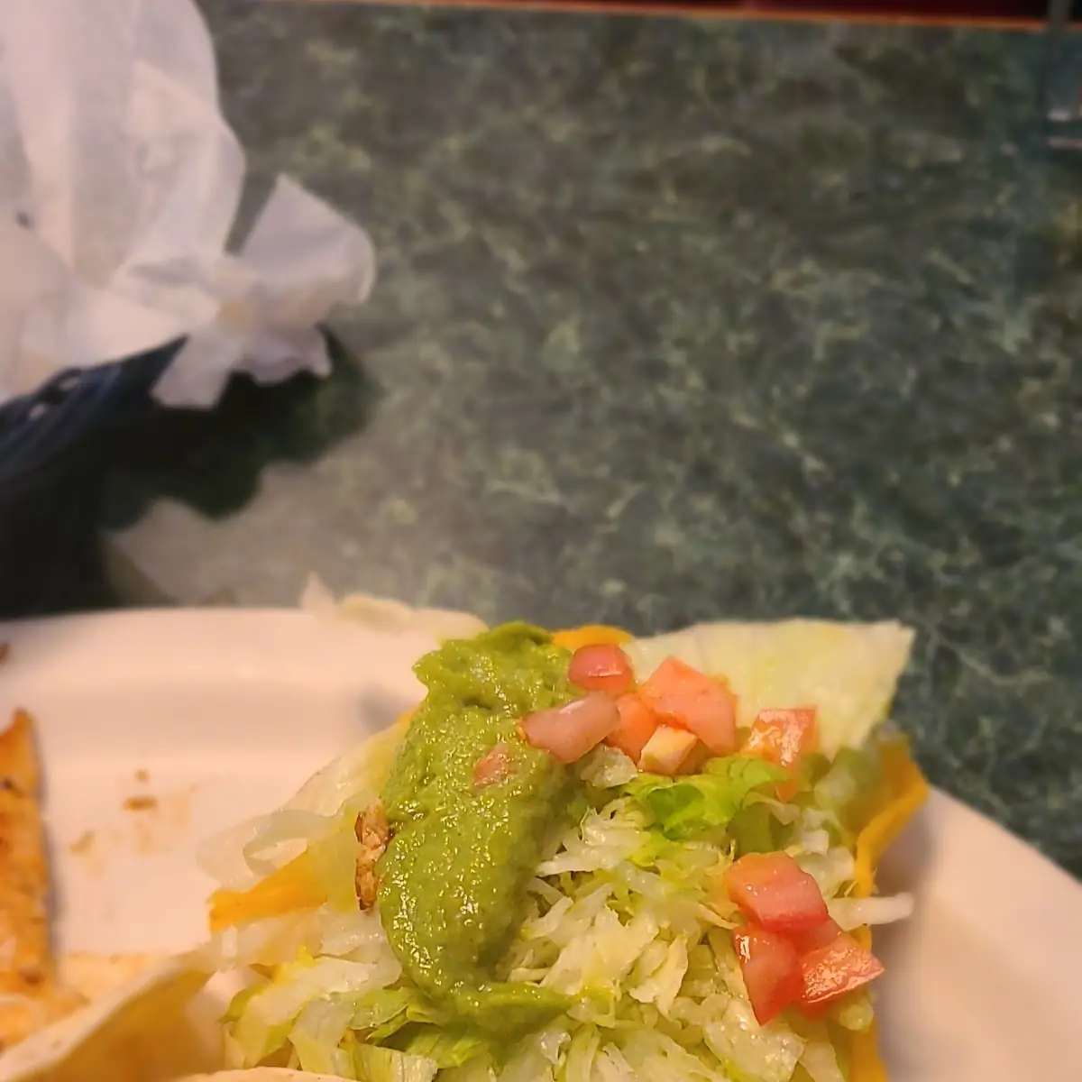 Soft Chicken Taco with Guacamole Salad