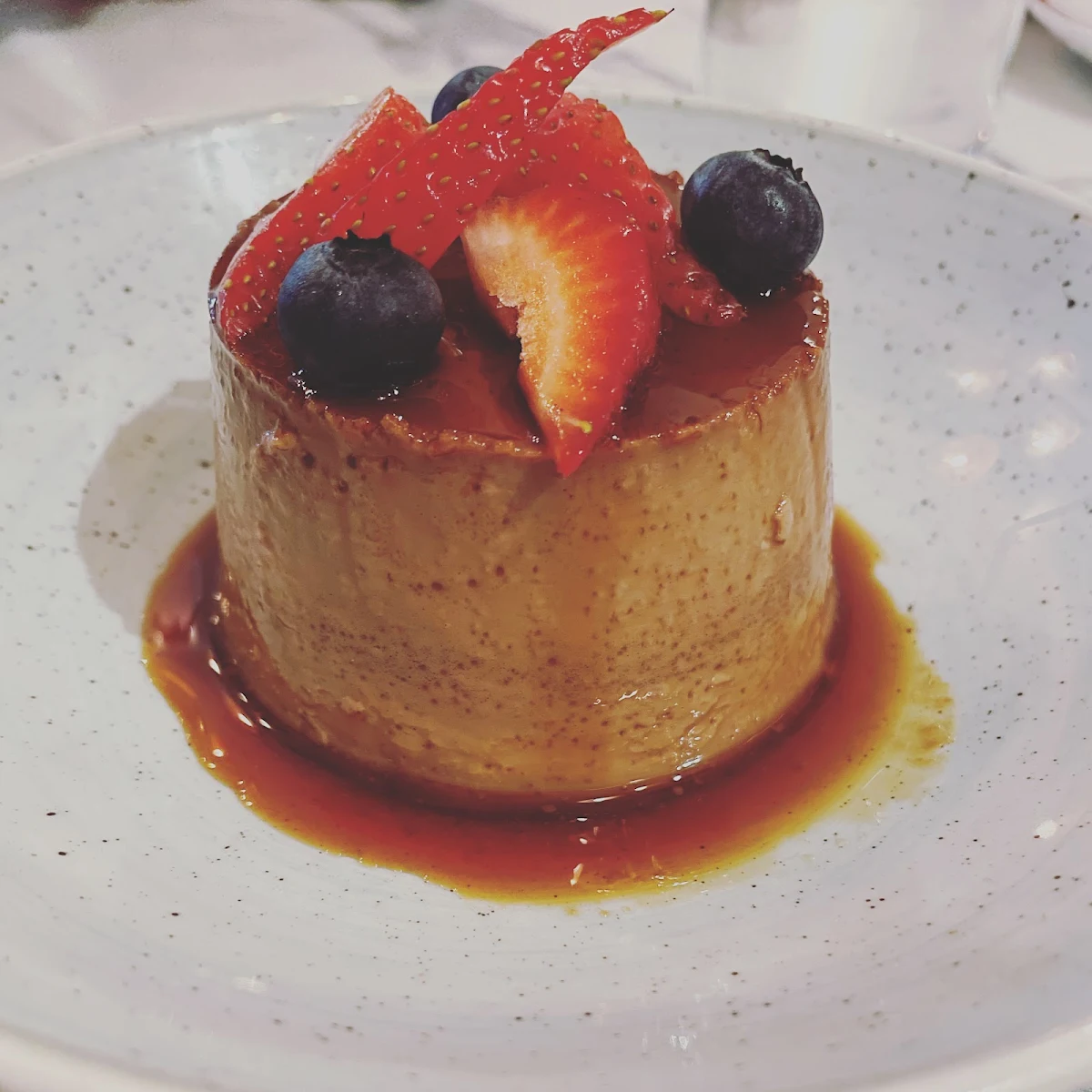 Chocolate Flan, Tres a Cinco