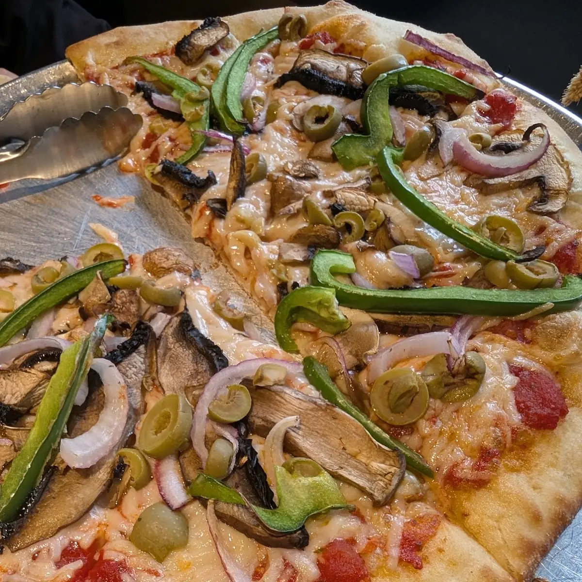 Highlights, Mabel's Gourmet Pizza