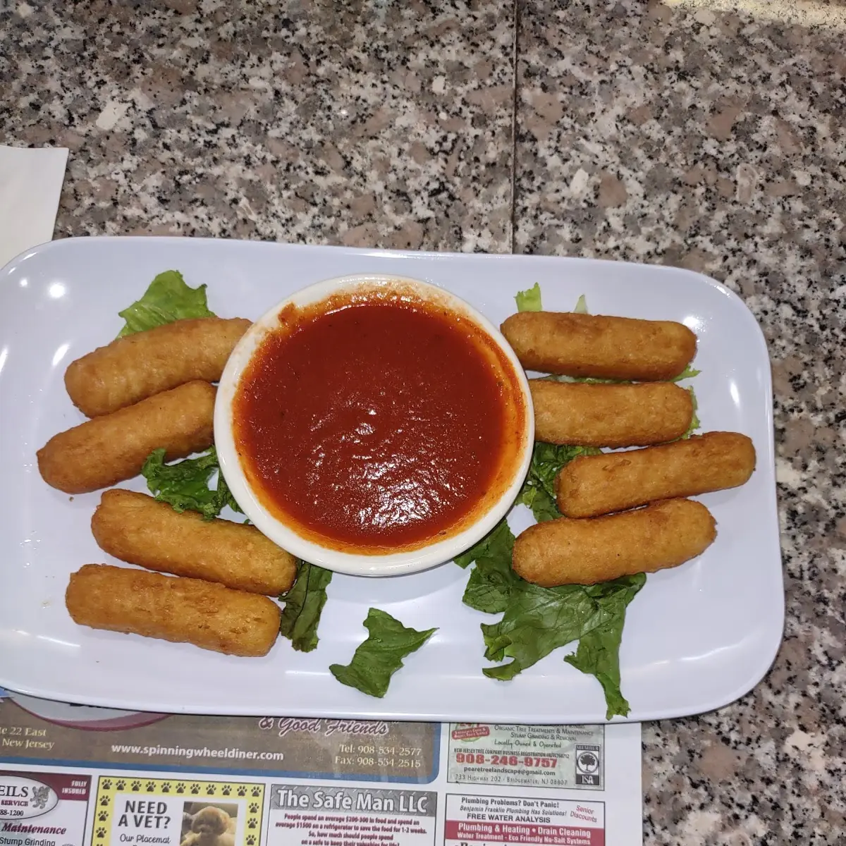 Mozzarella Sticks 8 with Marinara Dipping Sauce