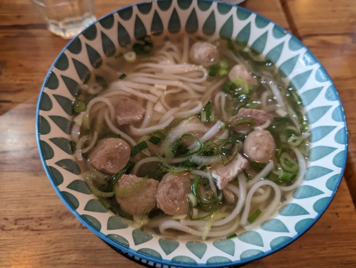 Pho Sliced Beef & Beef Balls, Hochi Mini