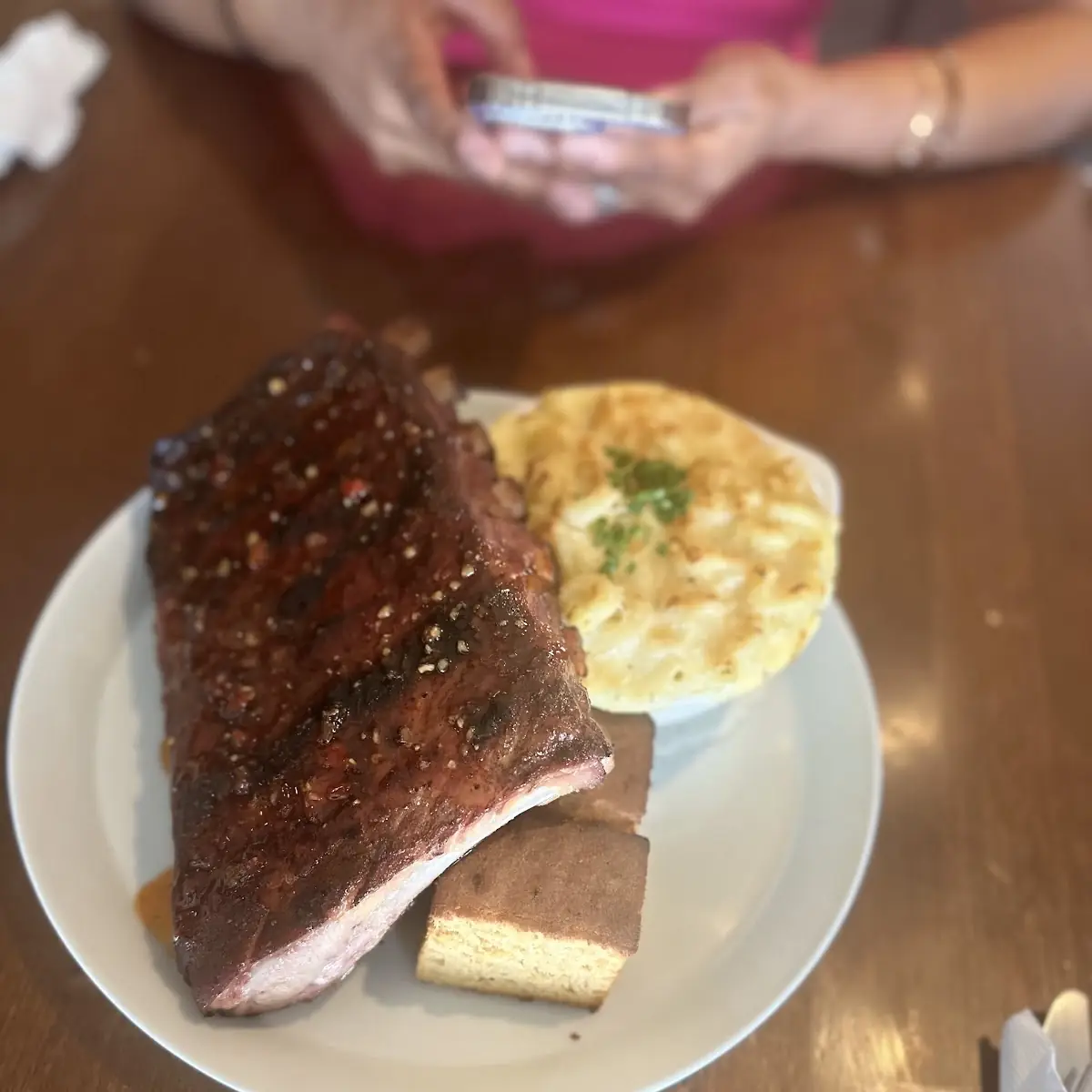 Ribs with Mac Cheese