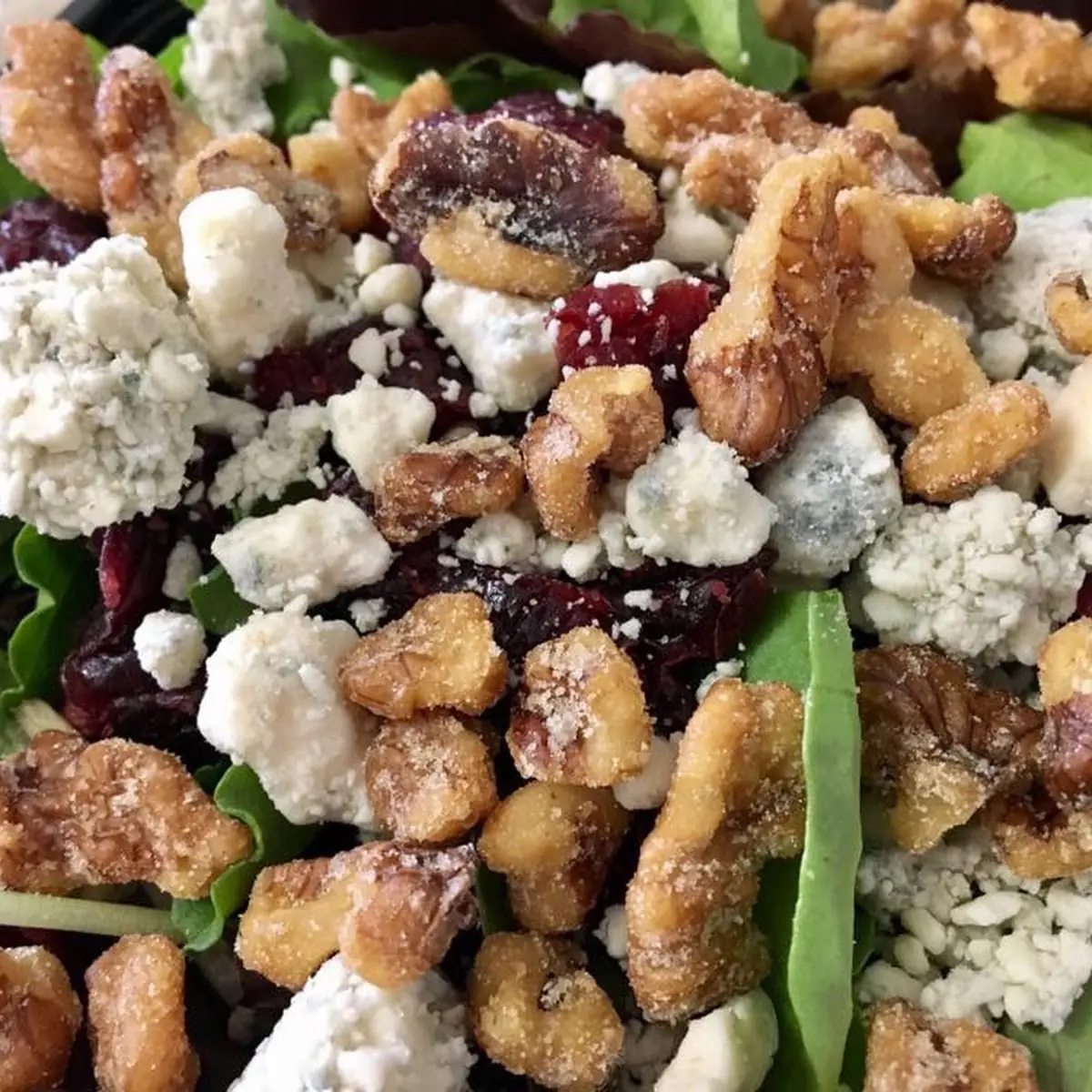 Gorgonzola Walnut Salad