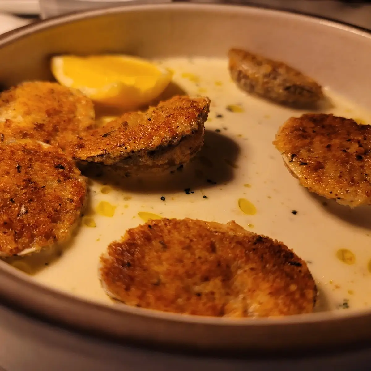 Pan Seared Scallops with Lemon Wedge