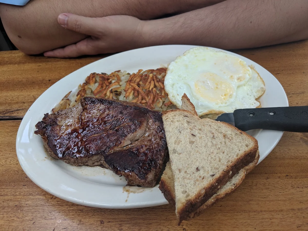 Steak & Eggs 8oz