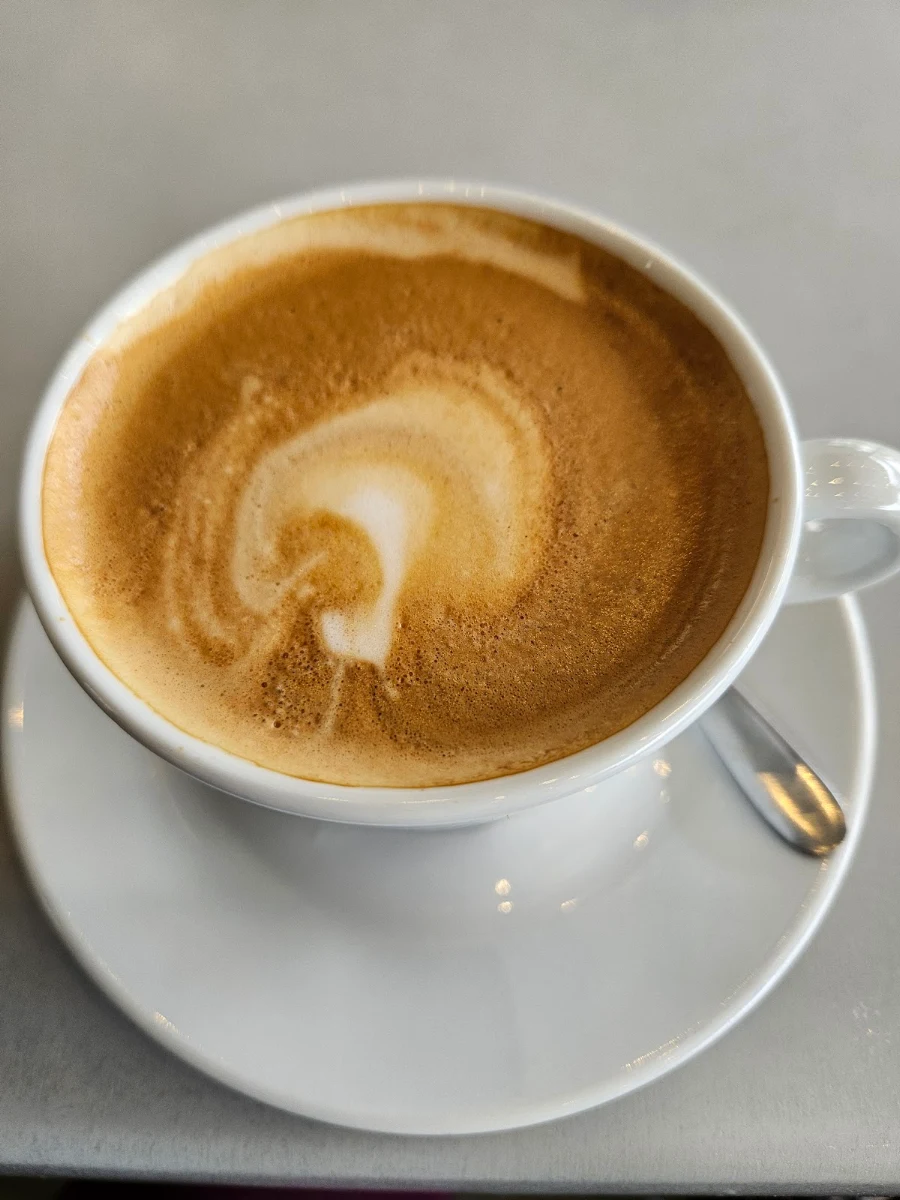 Flat White, Social Cafe, Bar & Restaurant