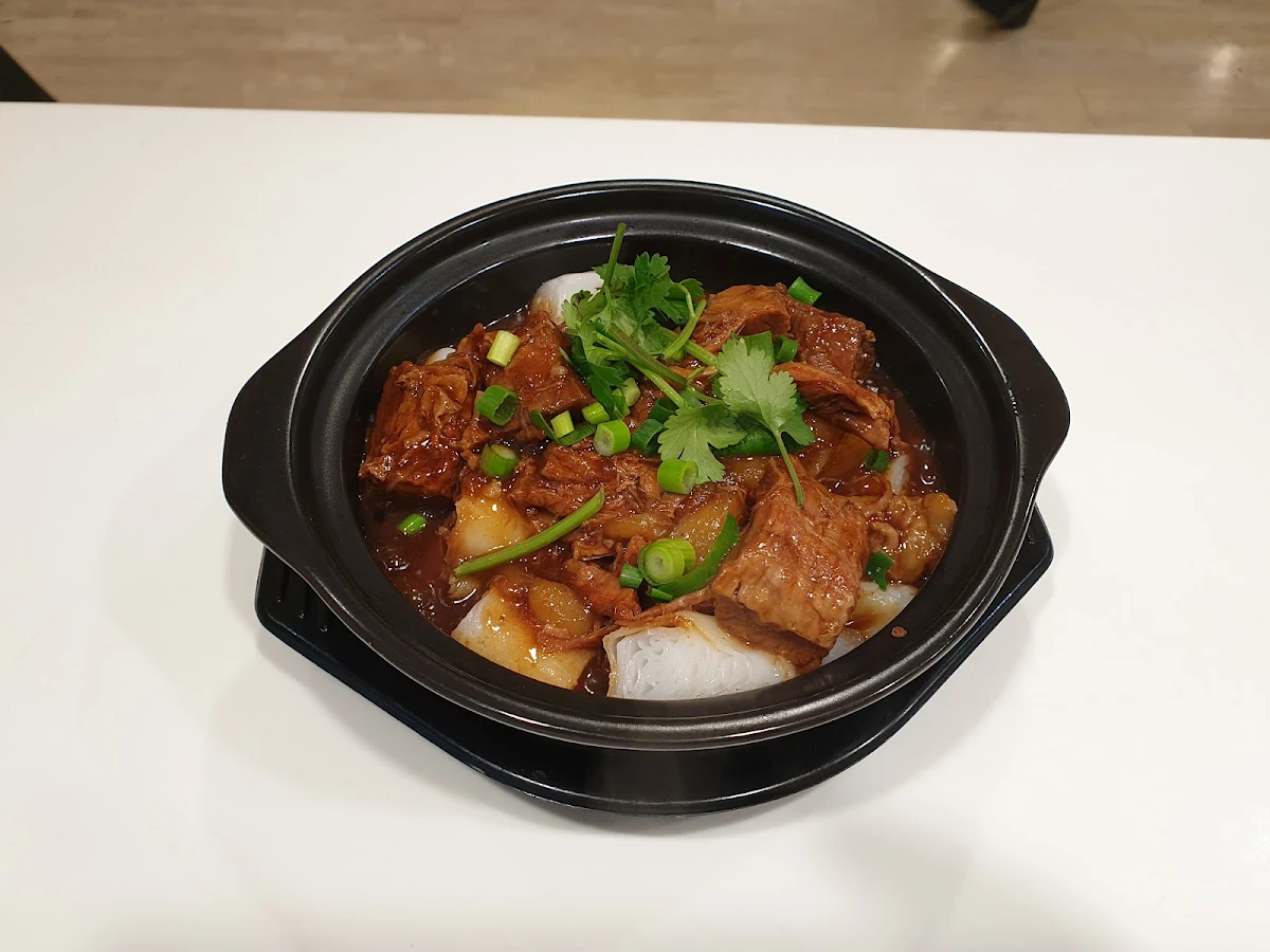 Beef Brisket with Cheong Fan, Six Avenue