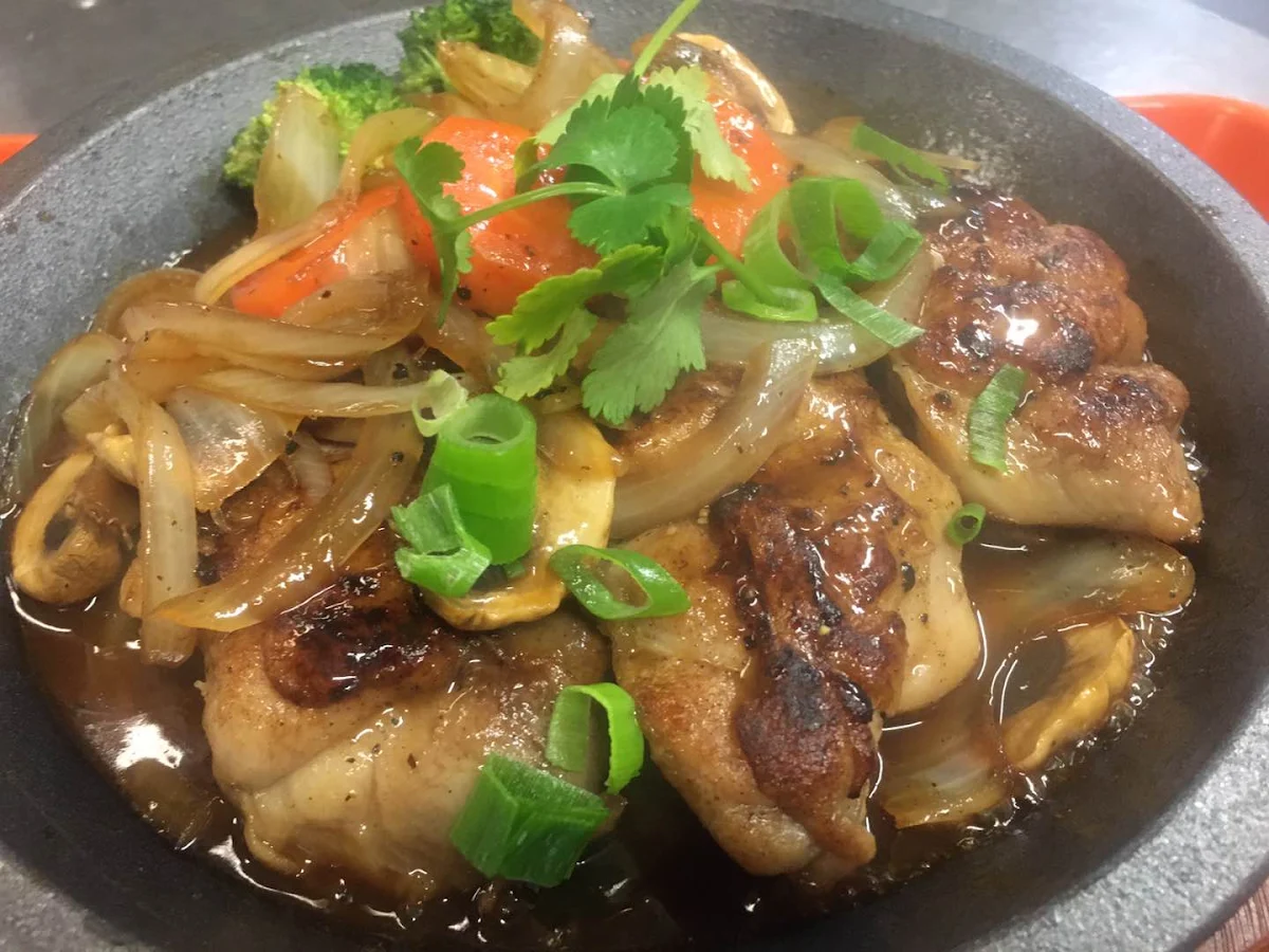 Sizzling Chicken, Six Avenue