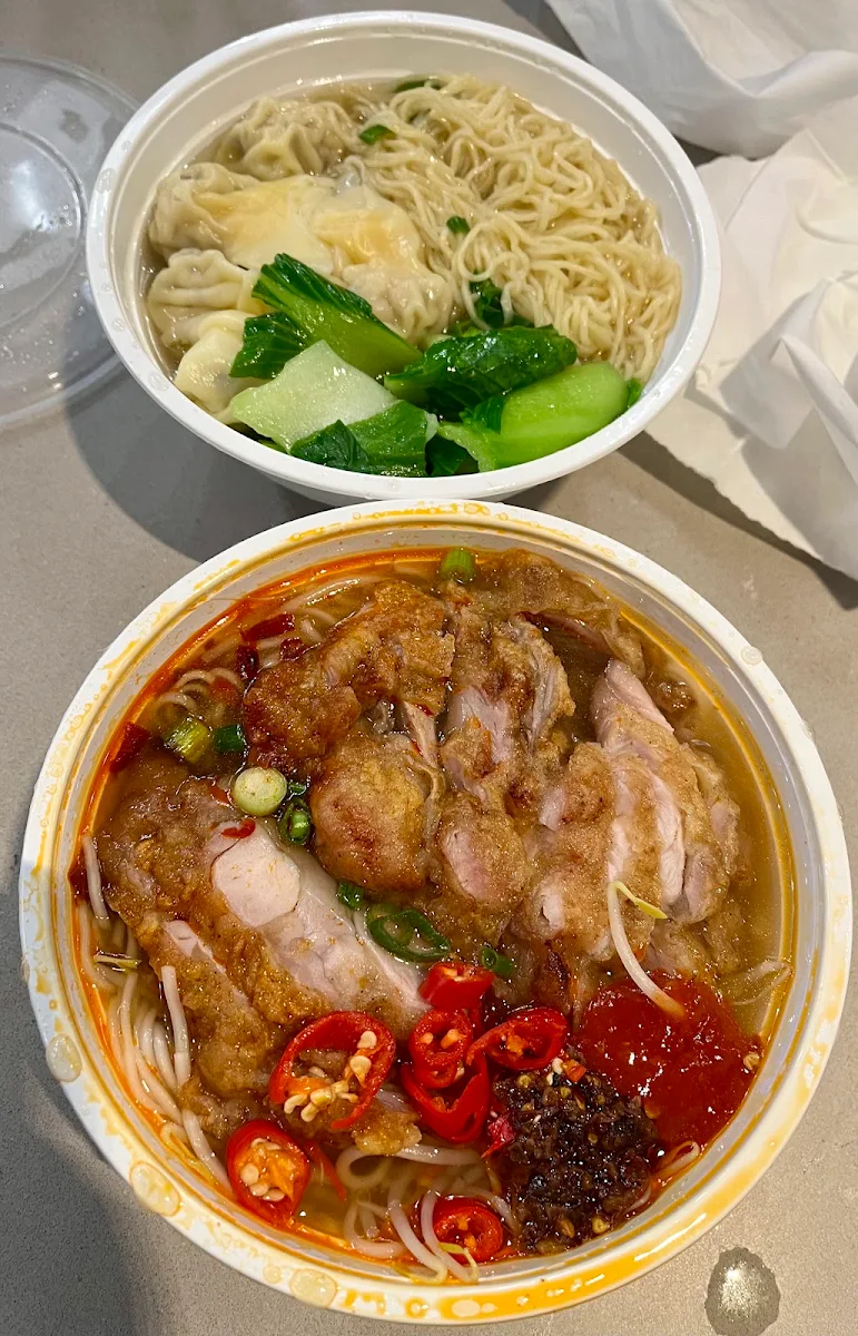 Spicy Crispy Chicken Noodle Soup, Six Avenue