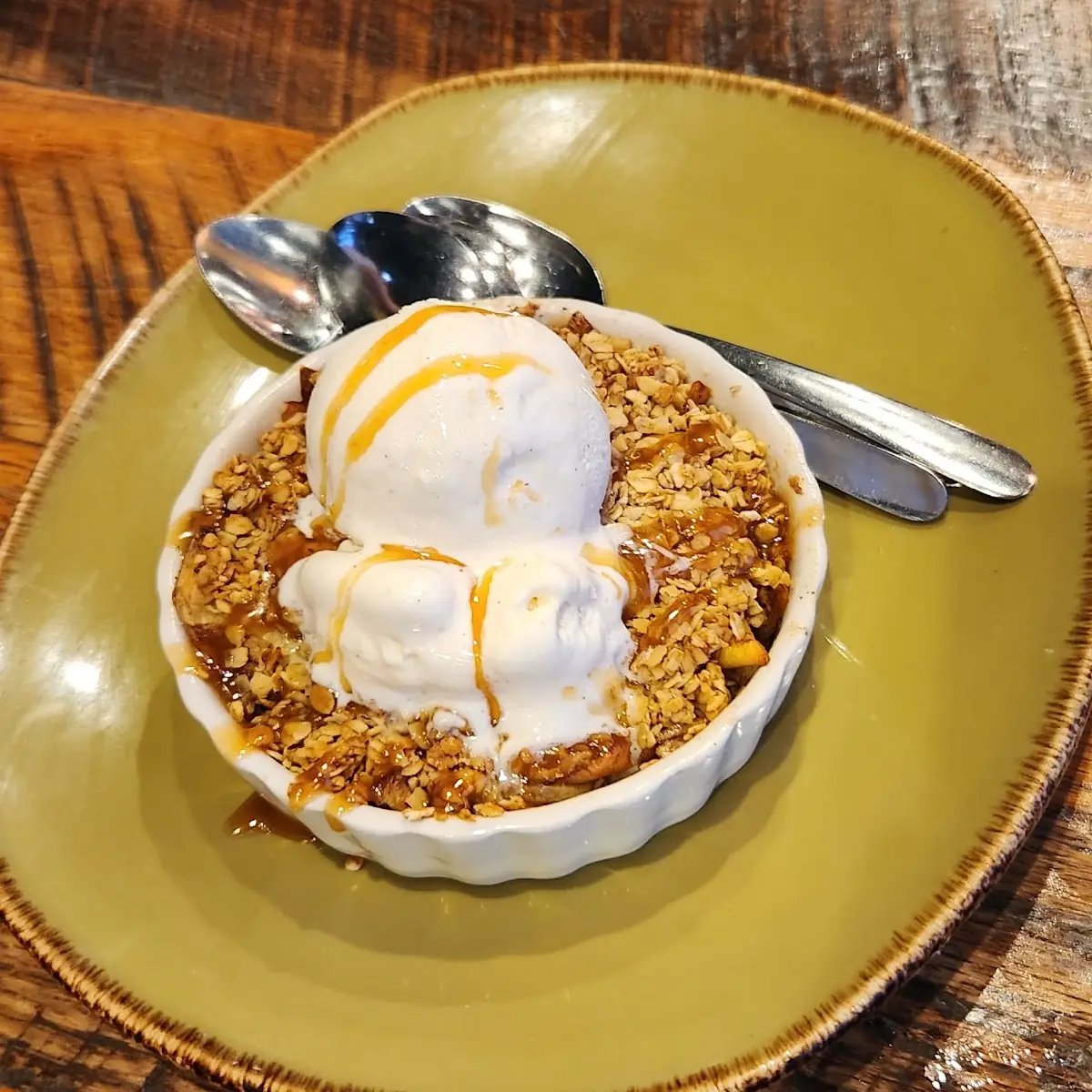 Cinnamon Apple Crisp