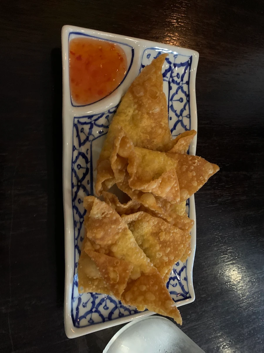 Fried Wonthon, Ploy Thai