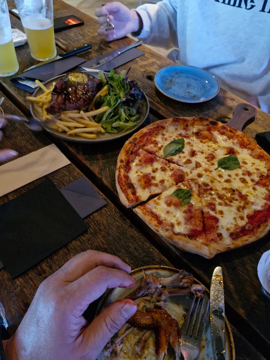 Pepperoni Pizza, Cruise Bar & Restaurant