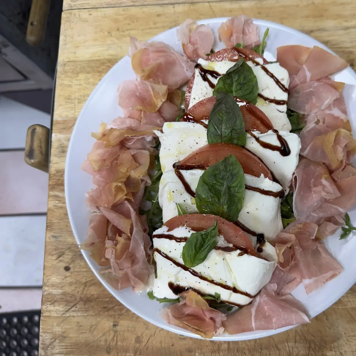Caprese Salad w Prosciutto