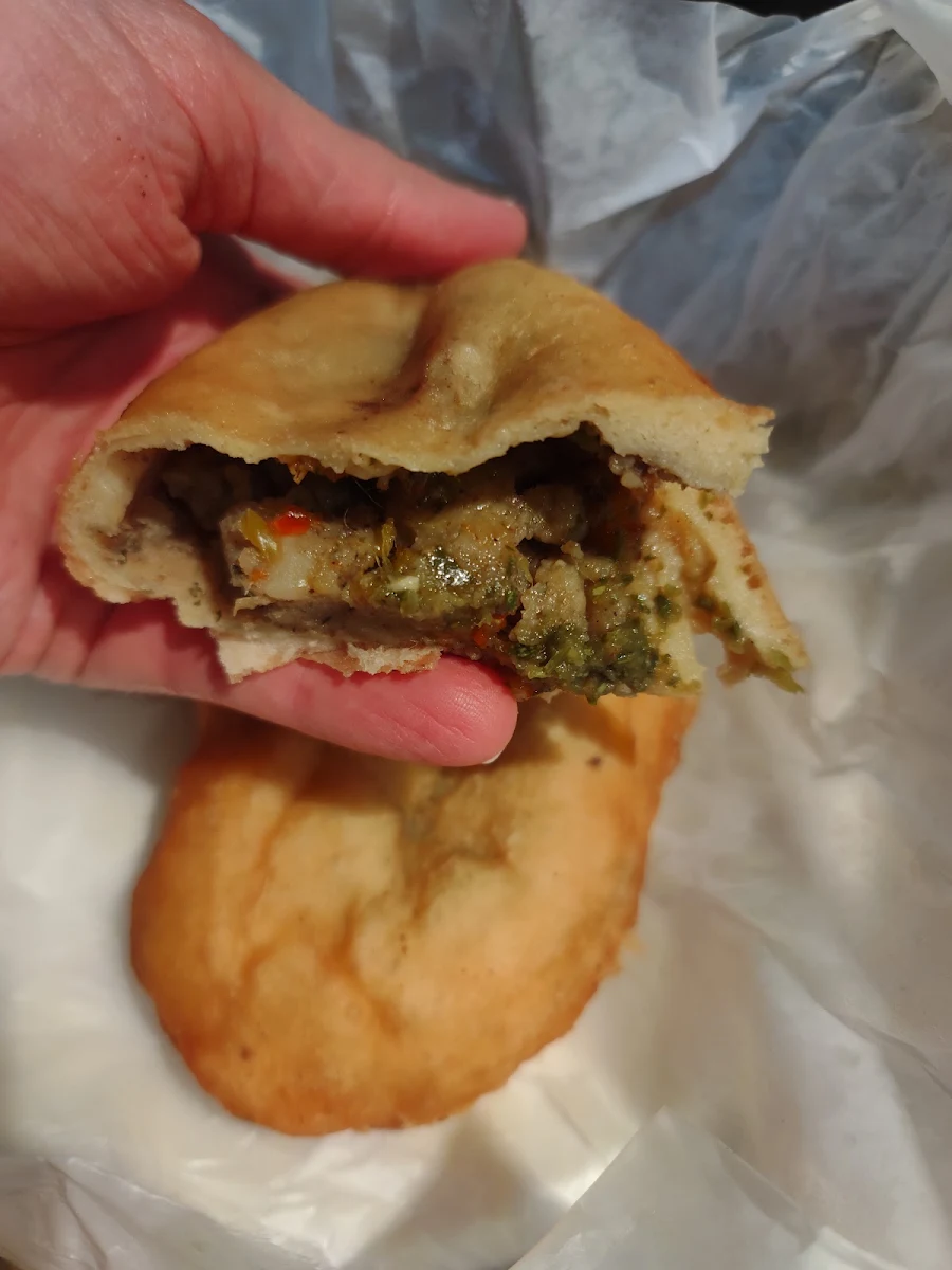 Alloo Pie, Lena's Roti & Doubles