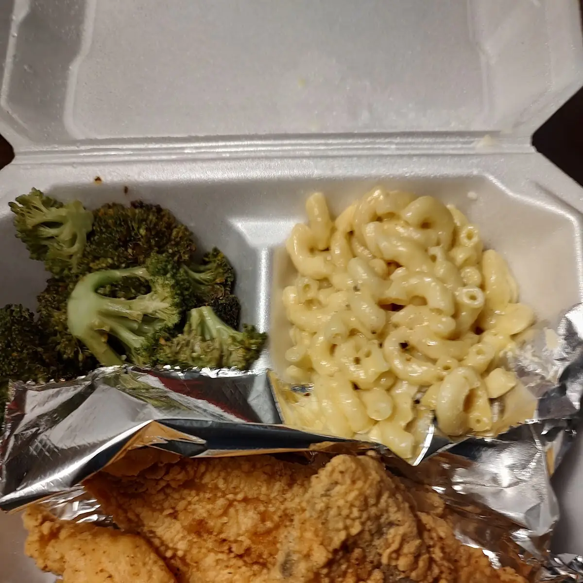 Fried Catfish with Mac and Cheese and Broccoli
