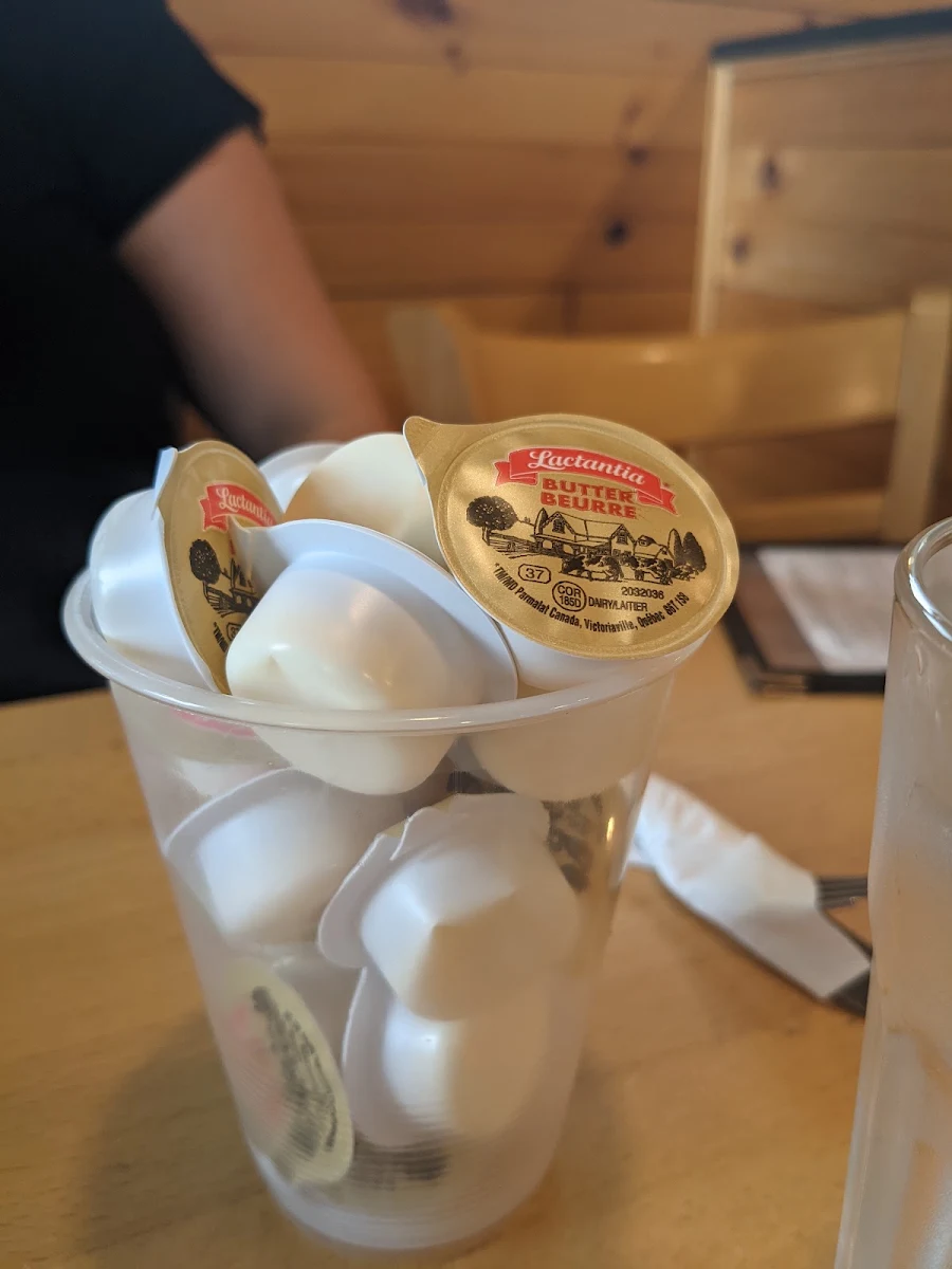 A Cup of Cream, Sunset Grill