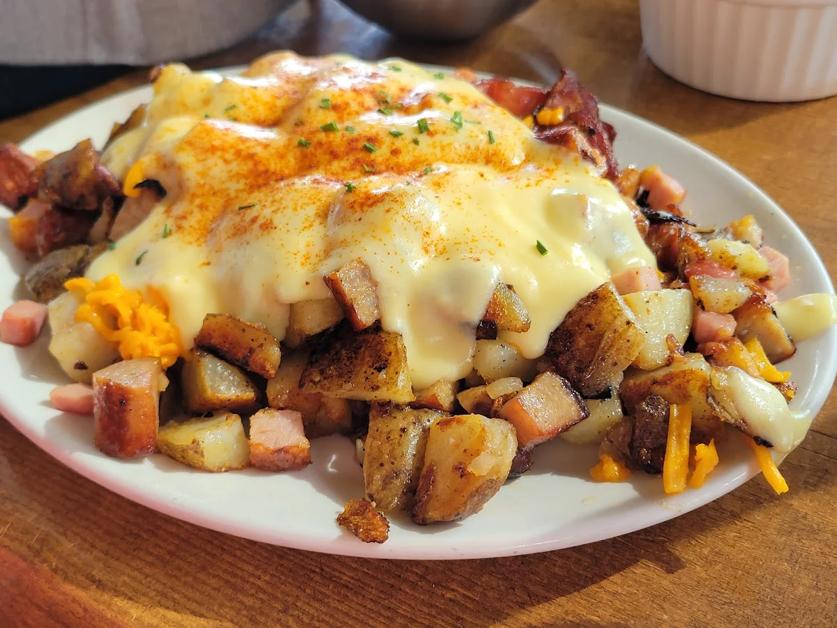Sunset Breakfast Poutine, Sunset Grill