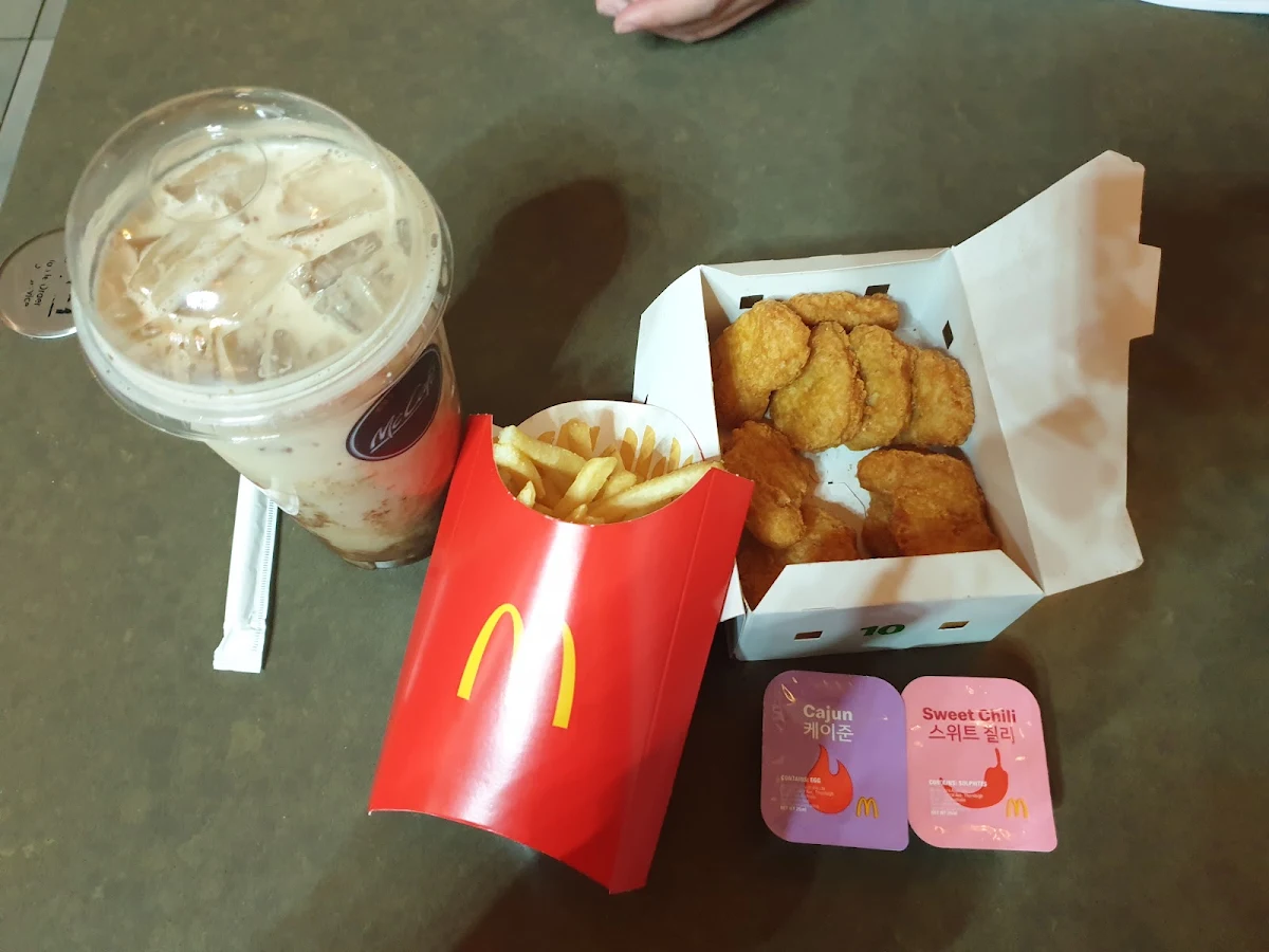 BTS Meal, McDonald's Plaza Metro George St