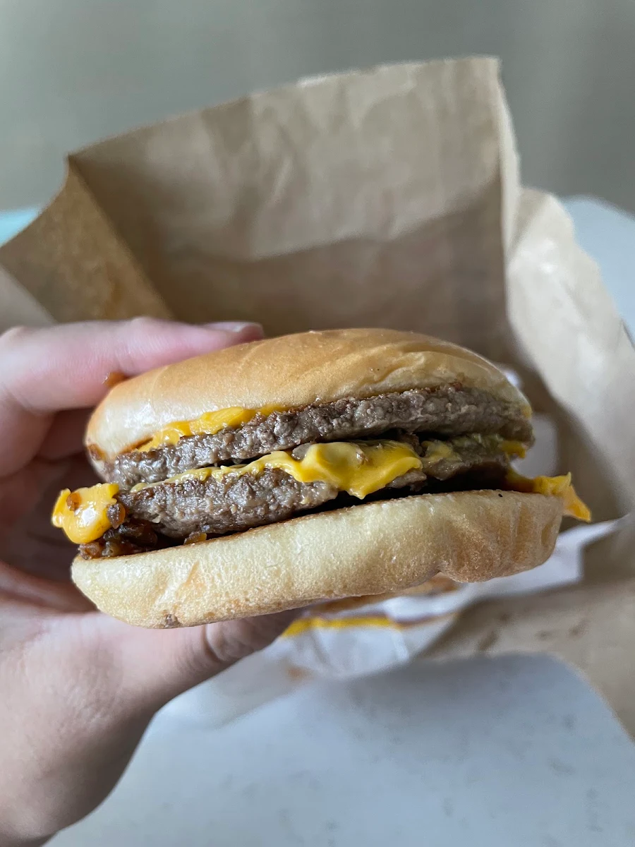 Double Cheeseburger, McDonald's Plaza Metro George St