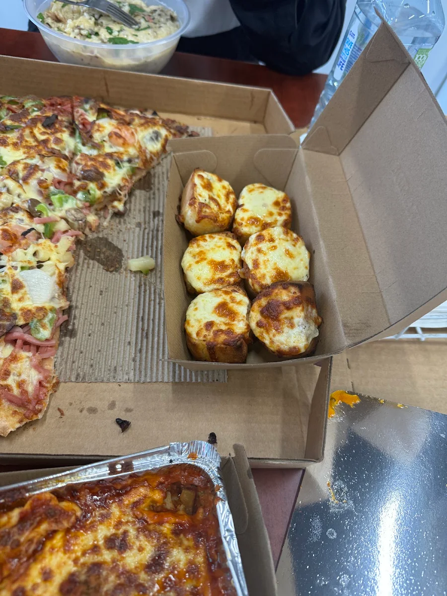 Highlights, Adrianos Pizza & Pasta