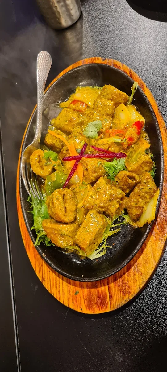 Paneer Tikka Sizzling, Amrin and Bros Indian Restaurant & Bar